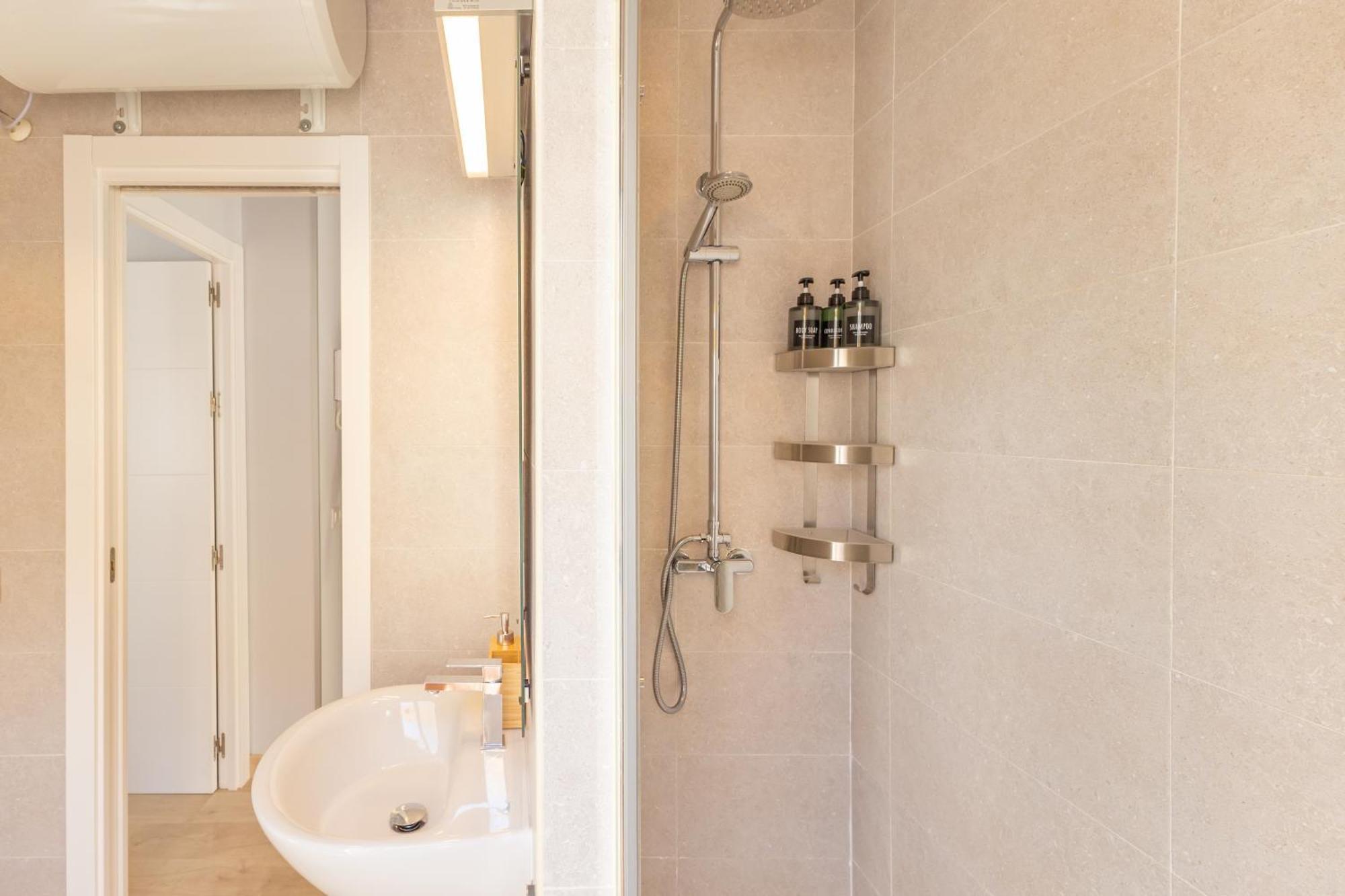 Charming 2 Bedroom Apartment At Iconic Triana Neighborhood By Ocityzen Sevilla Exteriör bild