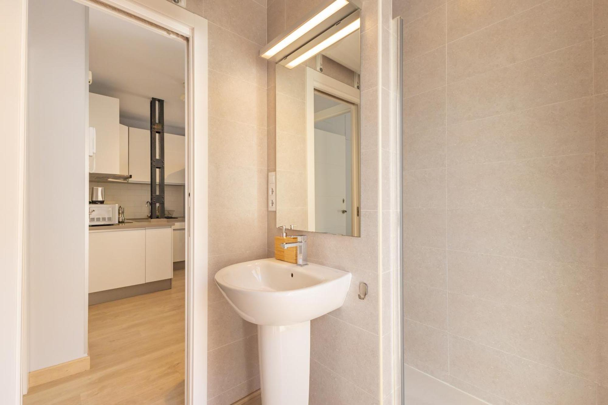 Charming 2 Bedroom Apartment At Iconic Triana Neighborhood By Ocityzen Sevilla Exteriör bild